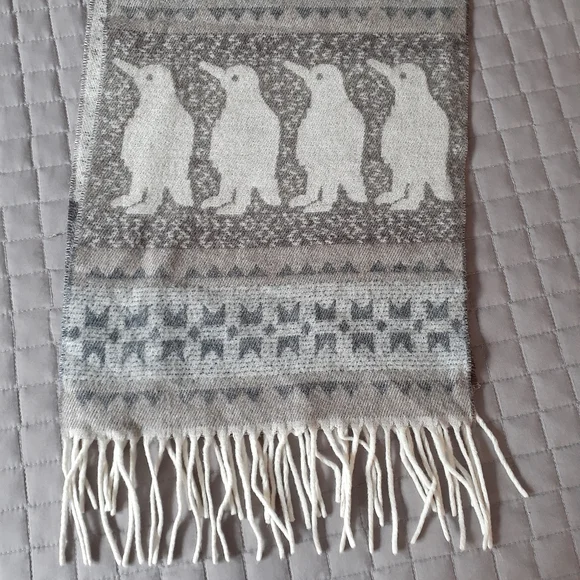 Scarf - Picture 2 of 3